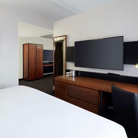 Doubletree By Hilton Montreal Airport Hotell Dorval Eksteriør bilde